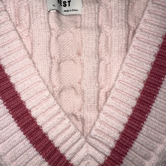 Sunday Best Winston Sweater Vest Frosted Rose/Raspbry XL from aritzia - Picture 2 of 4